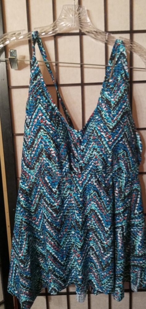 AVA & VIV Hanky Hem Tankini Swim Top